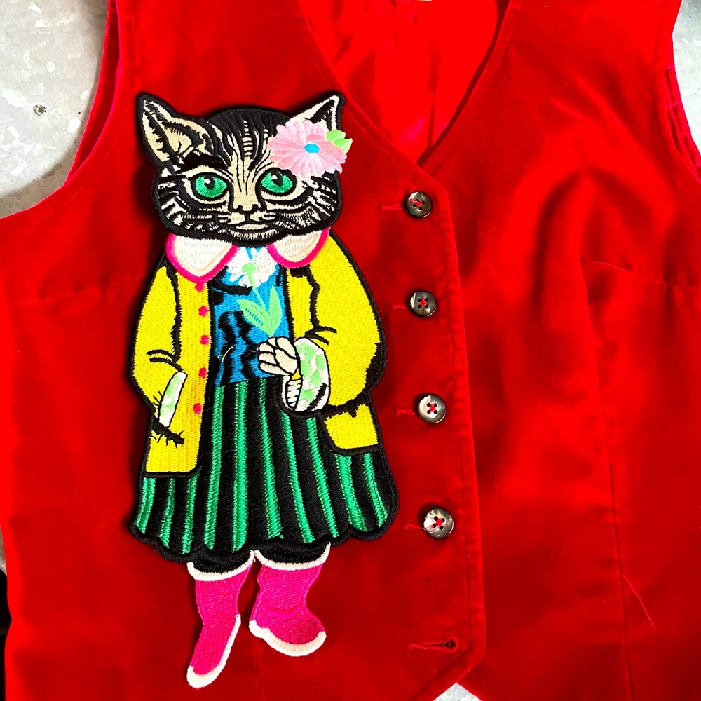Patches. Cat dressed in clothes. Sew on. New! 😽